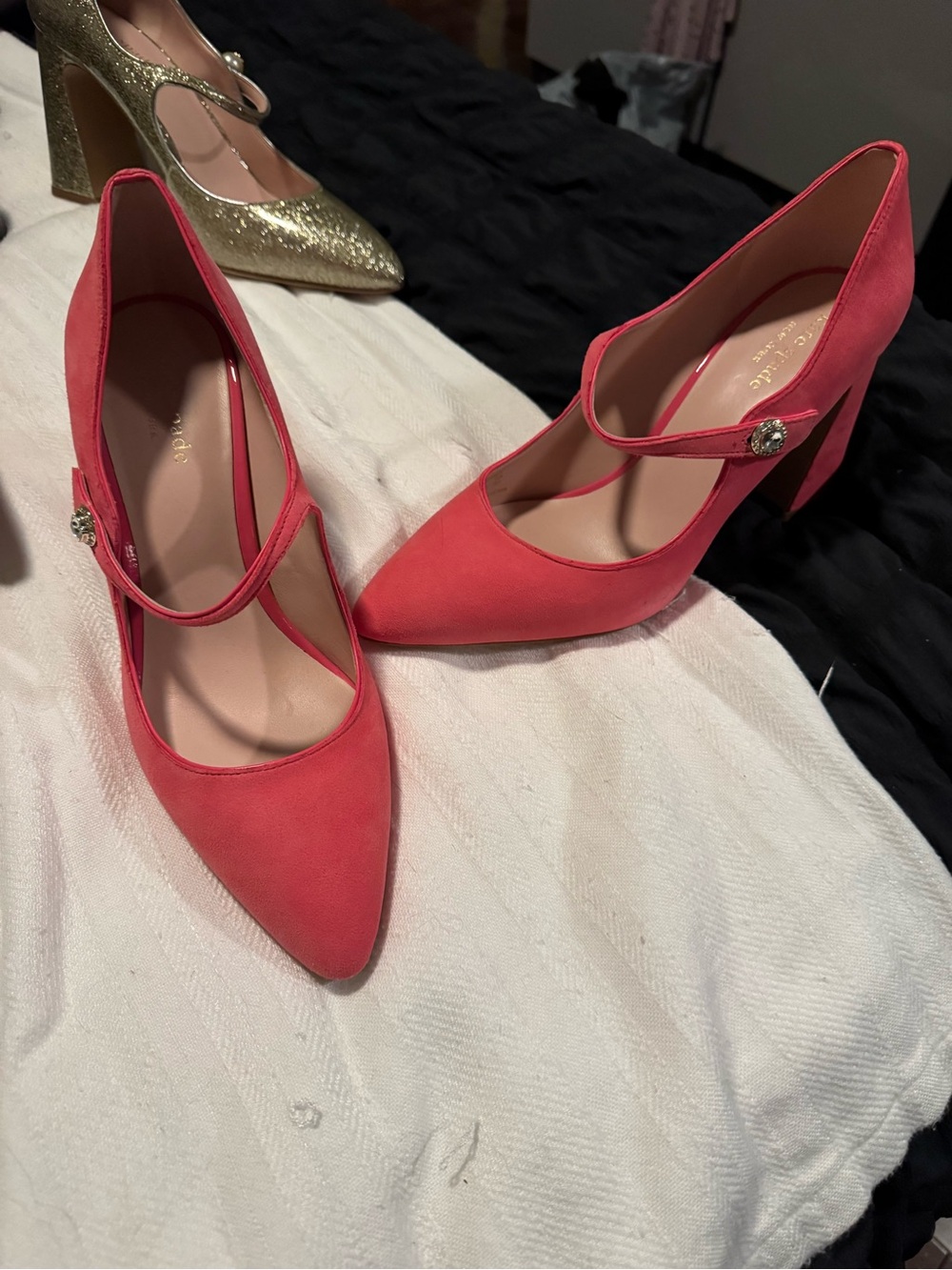 kate spade maren Coral Pink Suede Mary Jane Pointed Toe Heels size 9 NWOT